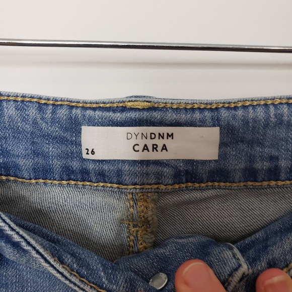 Dynamite Cara Light Wash BF Distressed Jeans 26 - Picture 4 of 8